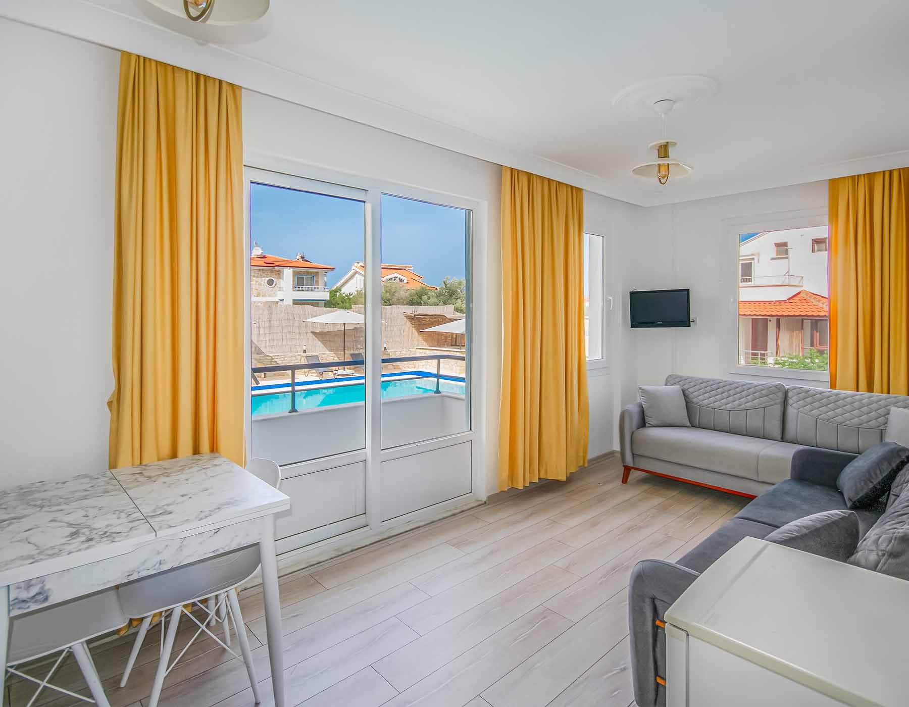 Deluxe Zimmer mit Poolblick