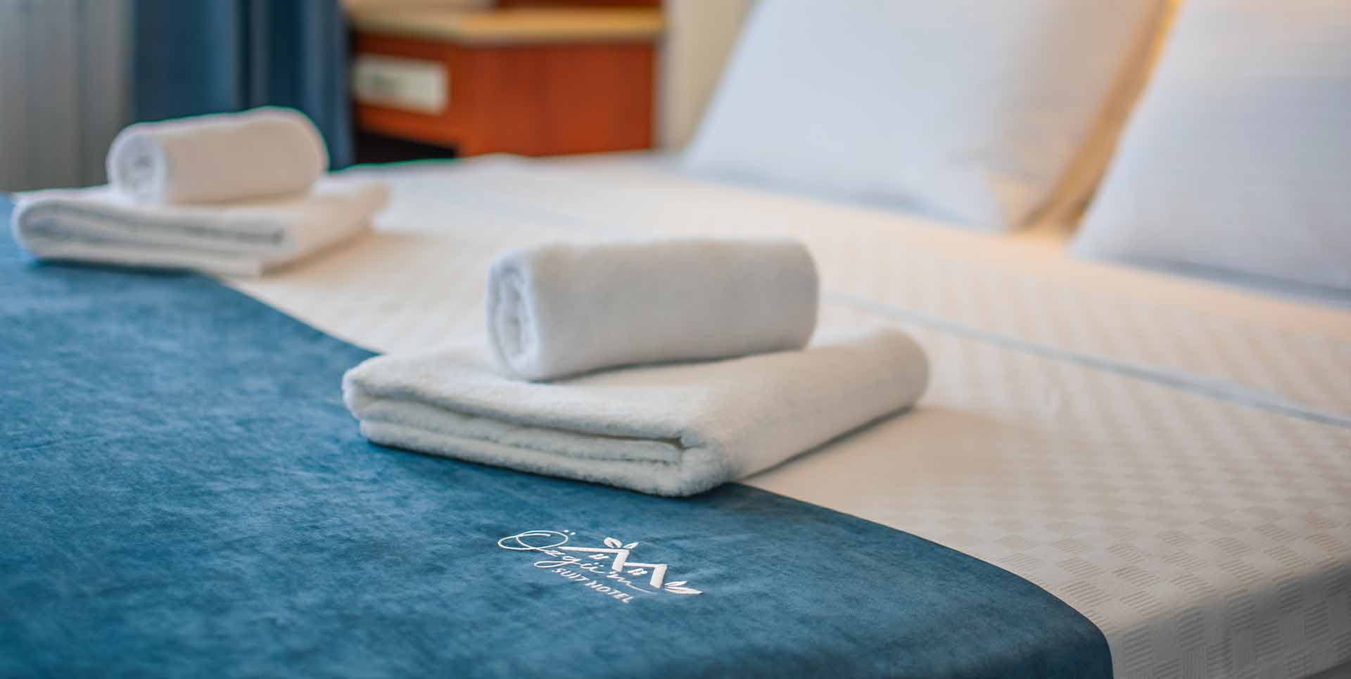 Deluxe Room Sitting Area